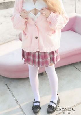 欧美黑色羽绒服街拍_国产剧高清迅雷在线观看