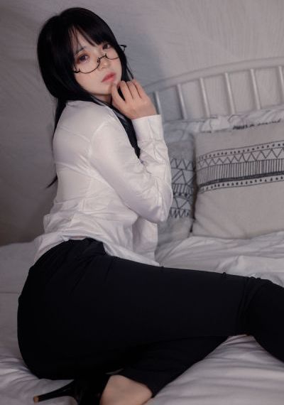 欧美毛多水多肥妇黑寡妇_BD韩语高清视频播放