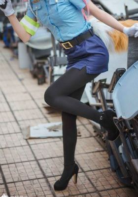 欧美女星深夜现身街头_1080P在线播放观看