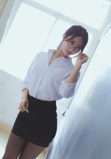 欧美巨乳人妖_完整版BD高清中字